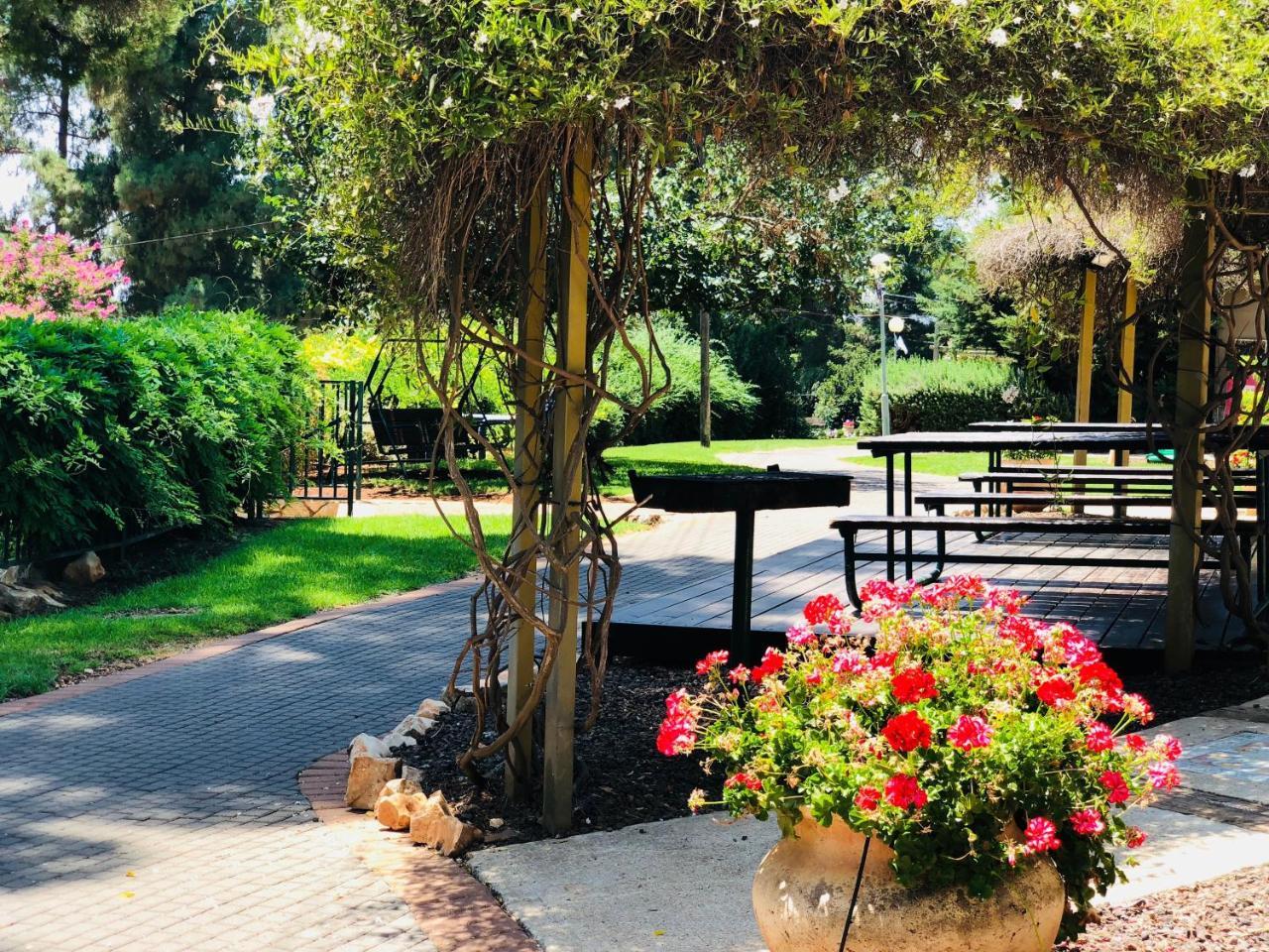 Kibbutz Malkiya Travel Hotel Malkiyya Kültér fotó